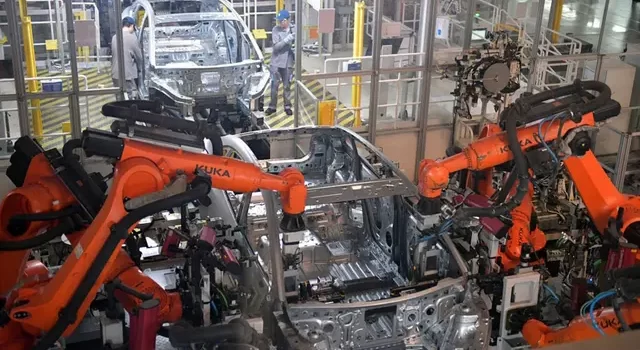 OwenGregorian's tweet image. China robot army grows by 300,000 in a year, outpaces rest of world combined | Atharva Gosavi, Interesting Engineering

The East-Asian nation installed 300,000 robots in factories last year, becoming the largest early adopter of the technology.

China has overtaken the U.S. and…