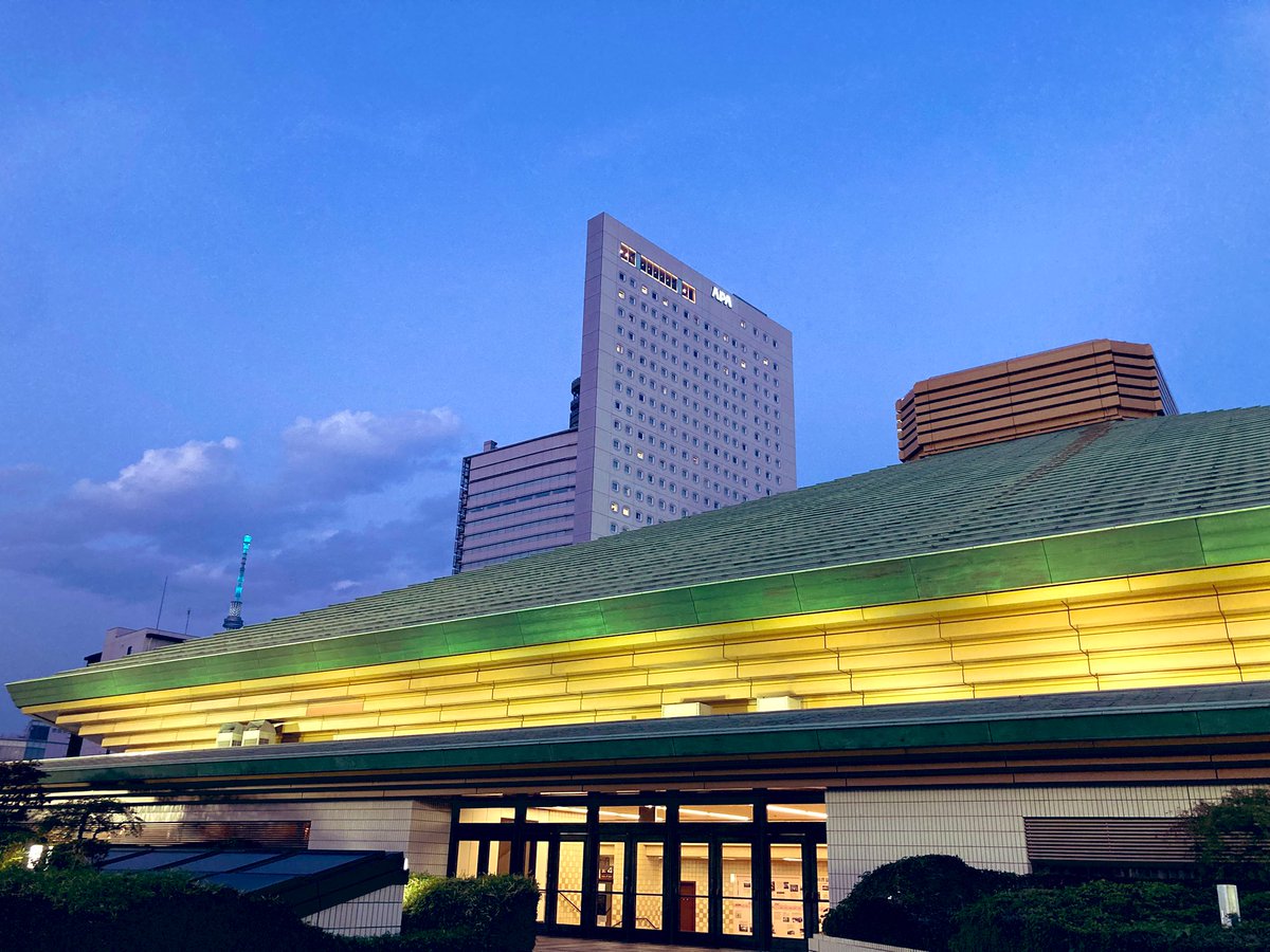 uchideno8's tweet image. 秋場所、両国国技館
#sumo #味噌ちゃんこ #関取年齢一覧表