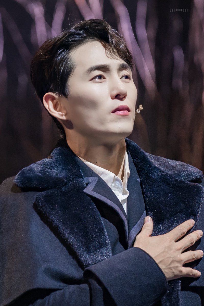 2025. 9. 28.(N) 데카브리
커튼콜

미하일 役 | 손유동 배우님

얼
굴