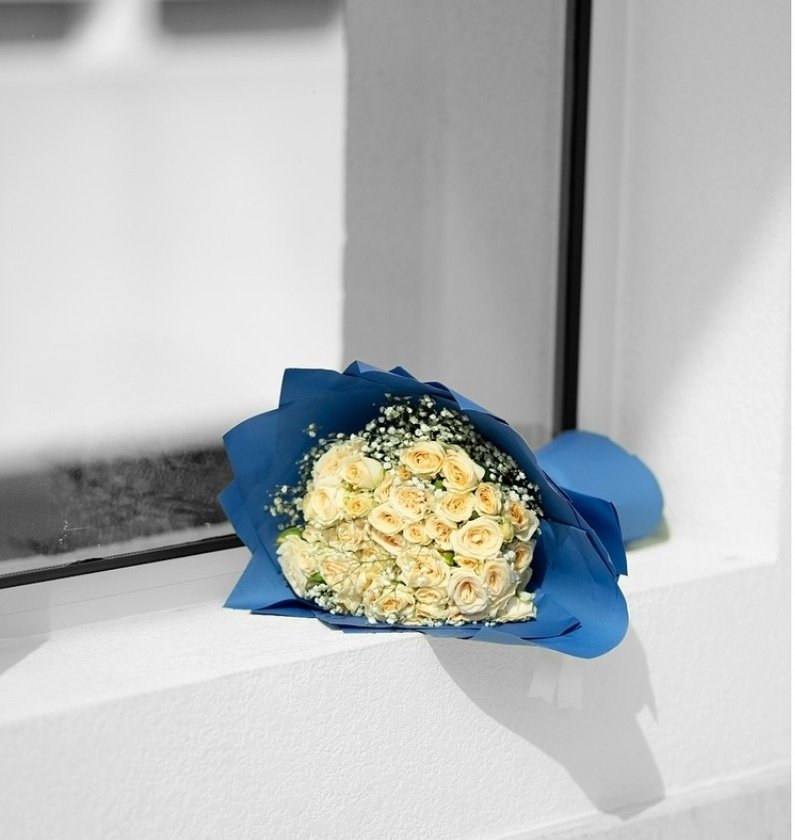 - هُناك رسائل نرد عليها بإبتسامة قبل الكتابة .