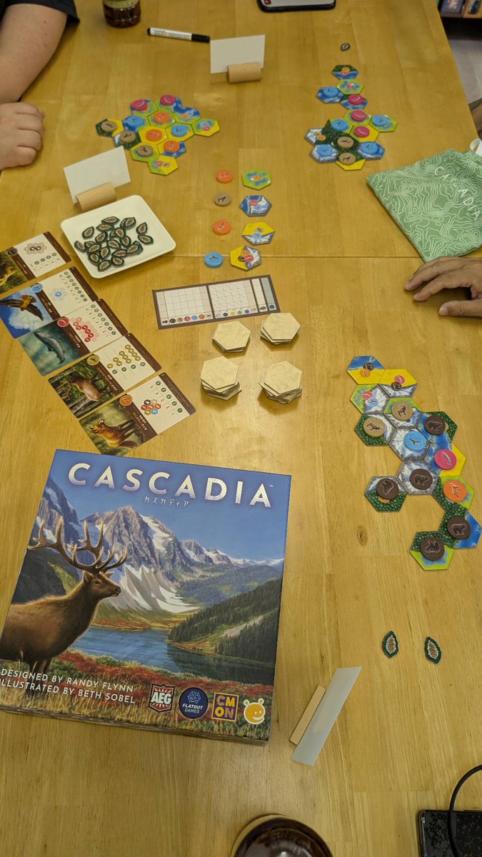 本日の営業は終了しました！
写真は本日の中量級ゲーム会の様子です
9月29日と30日はお休みです
10月1日(水)からまた営業いたしますので、よろしくお願いします☺️