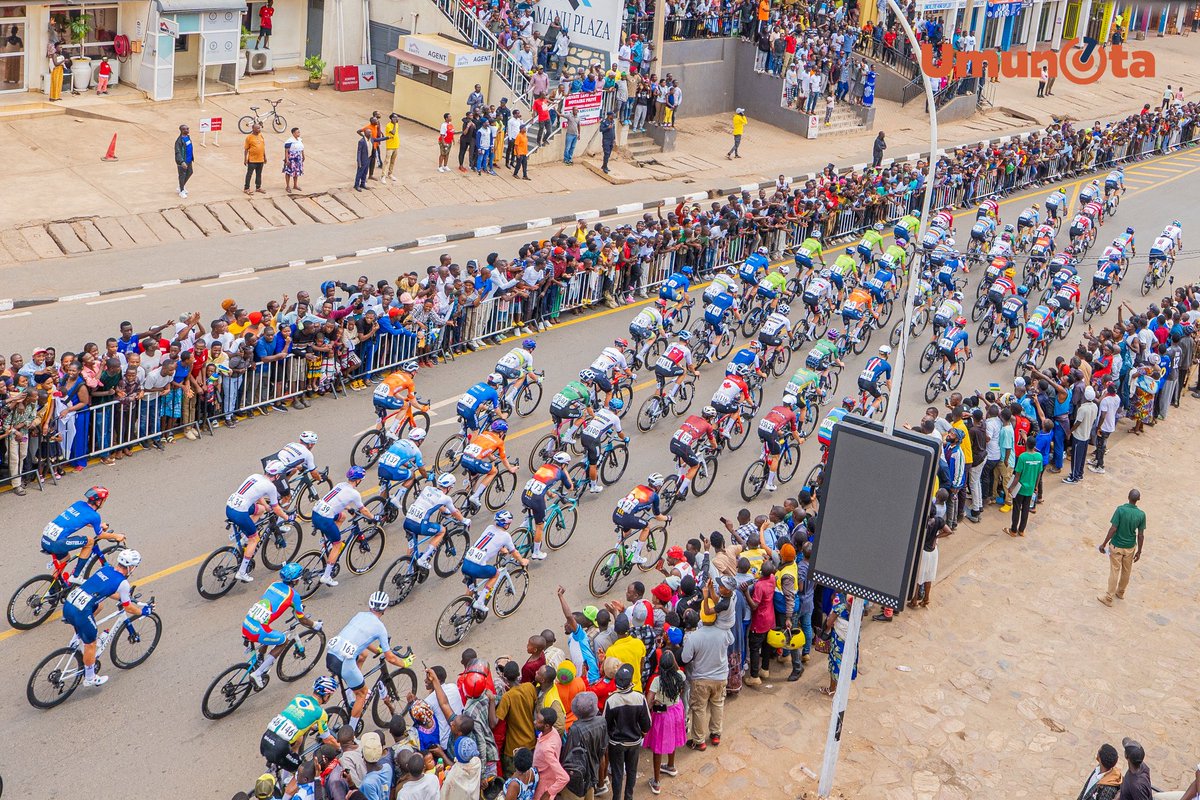 umunotanews's tweet photo. Nyabugogo was electric at the UCI World Championships 2025! 🚴‍♂️🔥🔥😍😍😍
Thousands of Rwandans filled the streets, cheering as cycling giants @TamauPogi, @EvenepoelRemco, and Rwanda’s very own Nsengiyumva Shemu among others raced through a fully packed Nyabugogo, possibly the world’s biggest cycling crowd ever! 🚴‍♂️🔥 🇷🇼🔥
#UmunotaNews #UCI2025 #UCIWorldChampionships2025