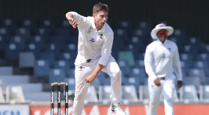 sacricketpod's tweet image. Thomas Kaber who helped the Warriors defeat Western Province with match figures of 5/99 in their 1st #4DaySeries game of the season, has become the 2nd current Div 1 player to 100 FC wickets since 2021/22 

📷Gallo Images