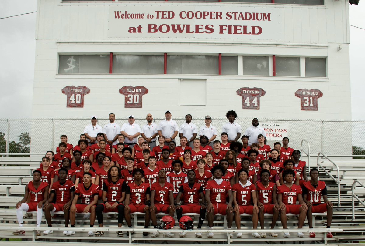 Coach Brad Waggoner tweet media