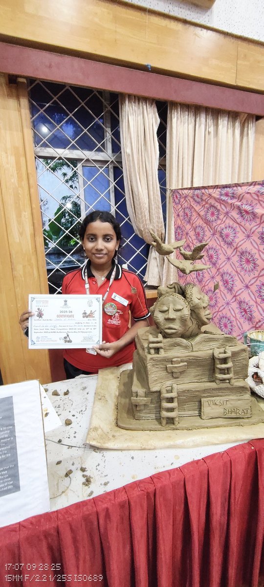 sanjaybalanpb's tweet image. 🌟 Proud Parent Moment 🌟
My daughter has won 1st Prize in Visual Arts (Solo) at the Kala Utsav State Level! 🎨✨

She will now represent the Andaman &amp;amp; Nicobar Islands at the National Level. 🇮🇳
A moment of joy &amp;amp; pride for our family and our Islands! 💐💫

#KalaUtsav #VisualArts…