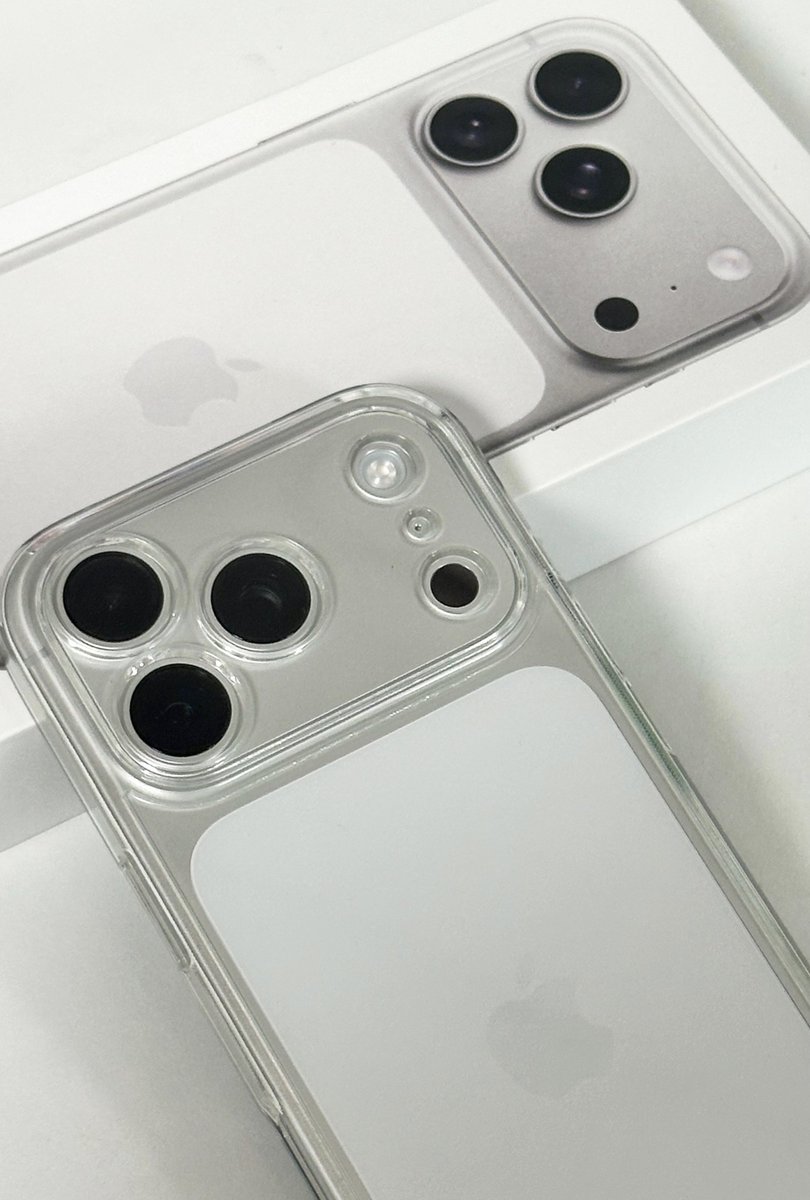 17프로 포카홀더에 은발 제노를 넣어보아요.. 짱 잘어울림 🫰🏻🫰🏻