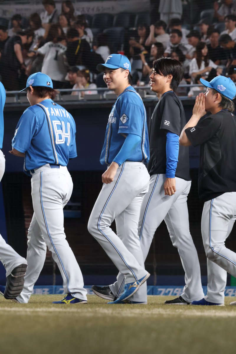 勝利投手になった福也さん何回もガツポしてて😂