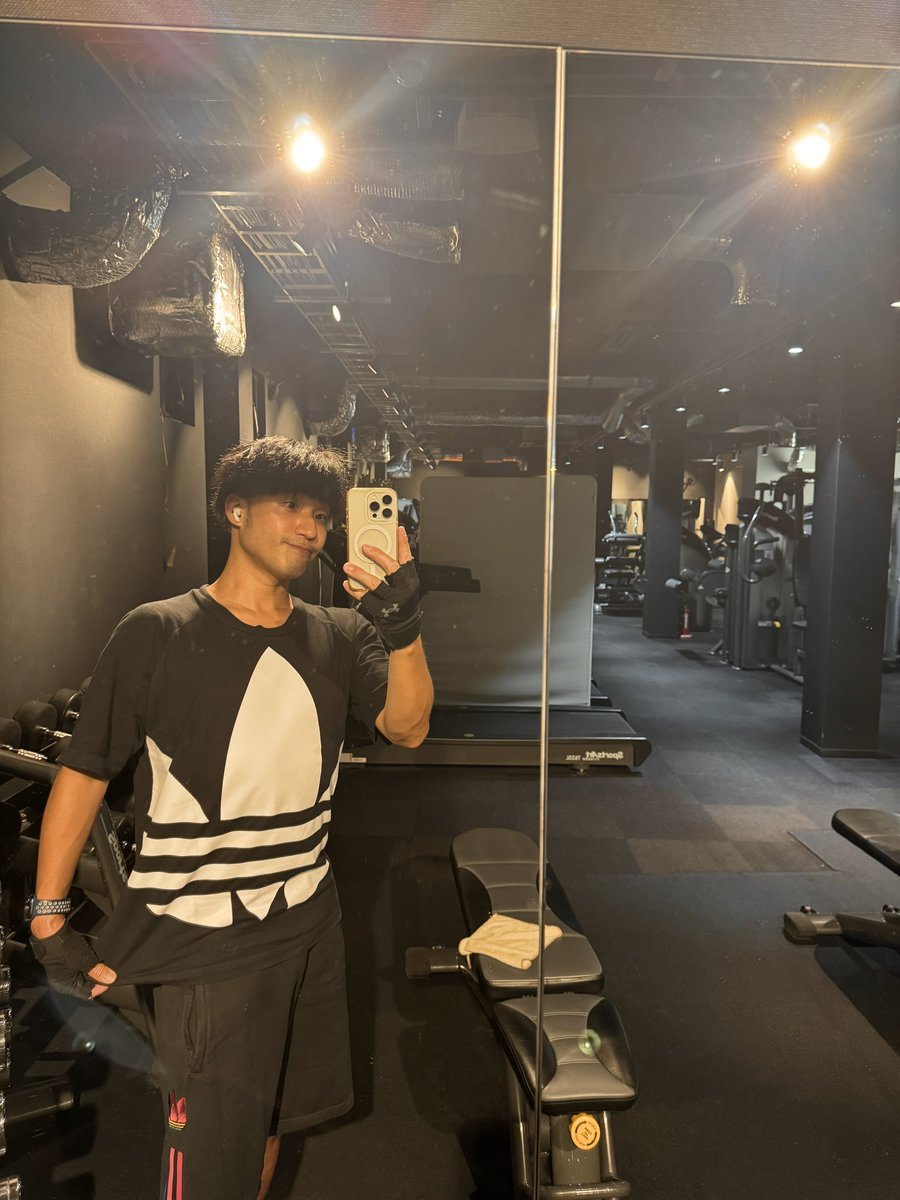 新居でコストコパーティ🍣
からのWorkout💪

#緩募
#おれんちでホームパーティ🎉
#お泊まり会
#合トレ💪