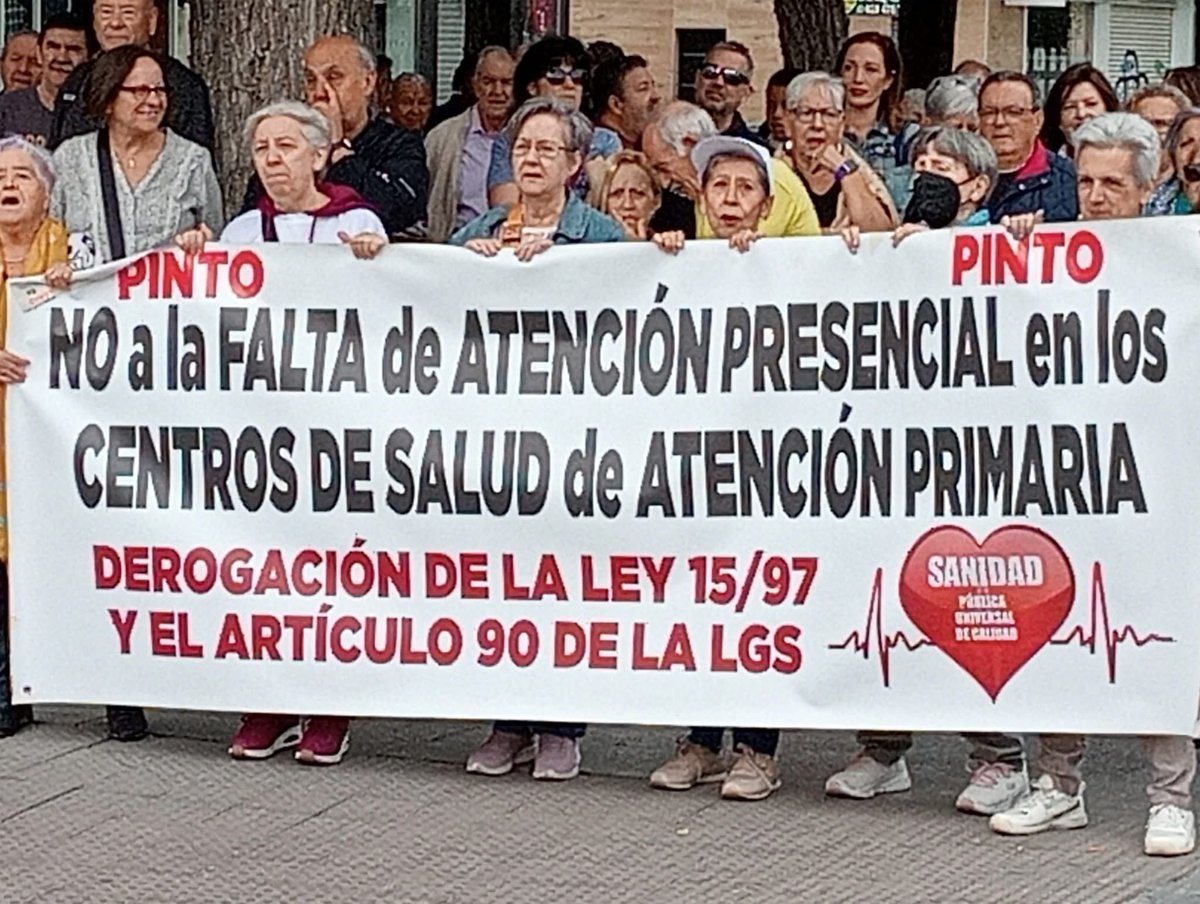 carlosmag66's tweet image. Concentración por la Sanidad Pública en Pinto.