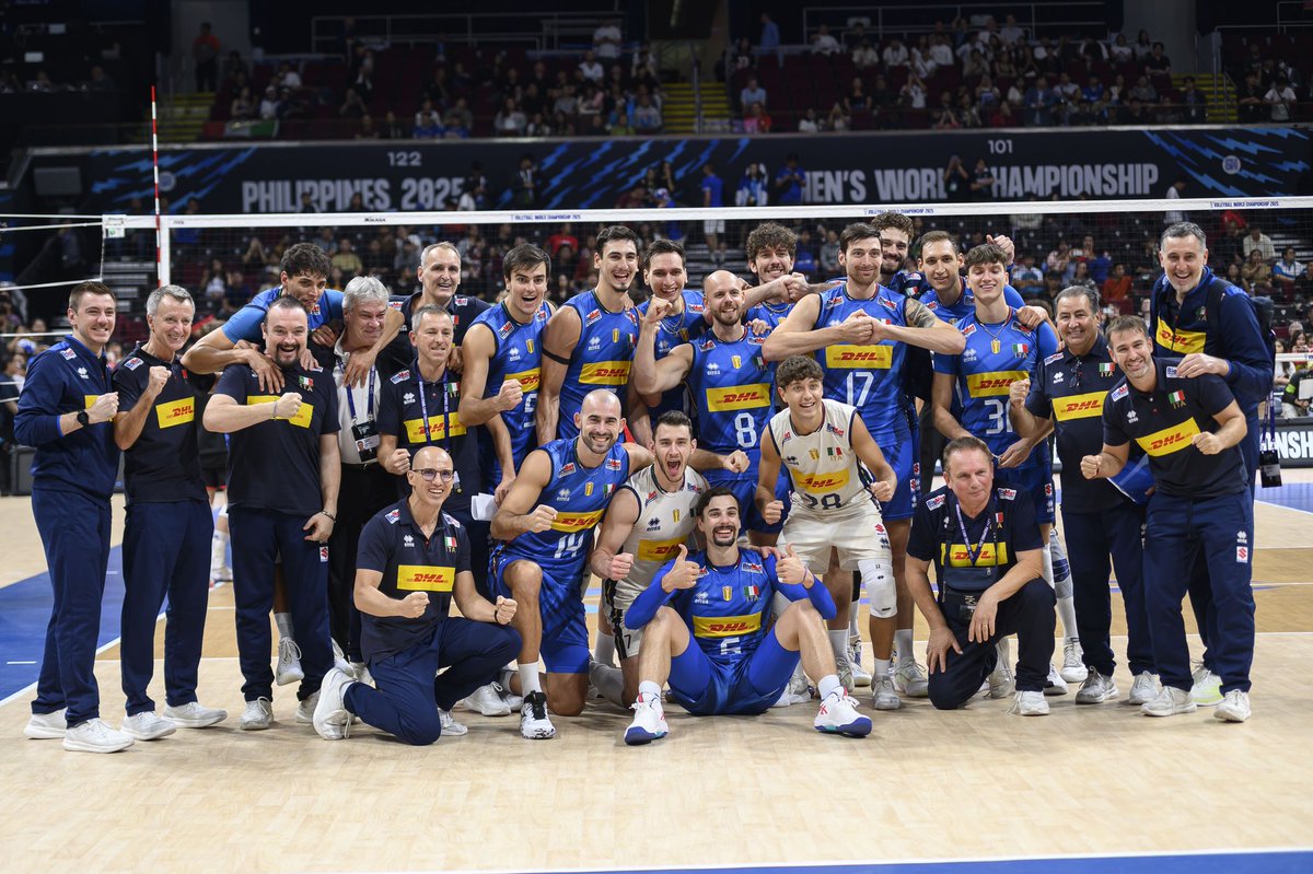 Siamo campioni del mondo.
Per la seconda volta consecutiva.
Per la quinta volta nella nostra storia.
Abbiamo fatto qualcosa di storico.
È stato bellissimo.
Grazie ragazzi.
#italvolley 

#MWCH2025 #italiabulgaria