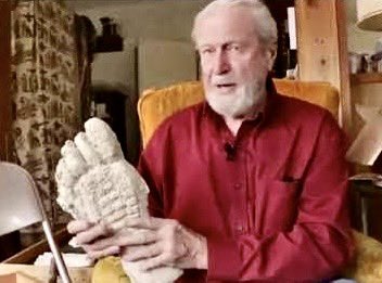 Bugs Finds Bigfoot 👣🪶 tweet media