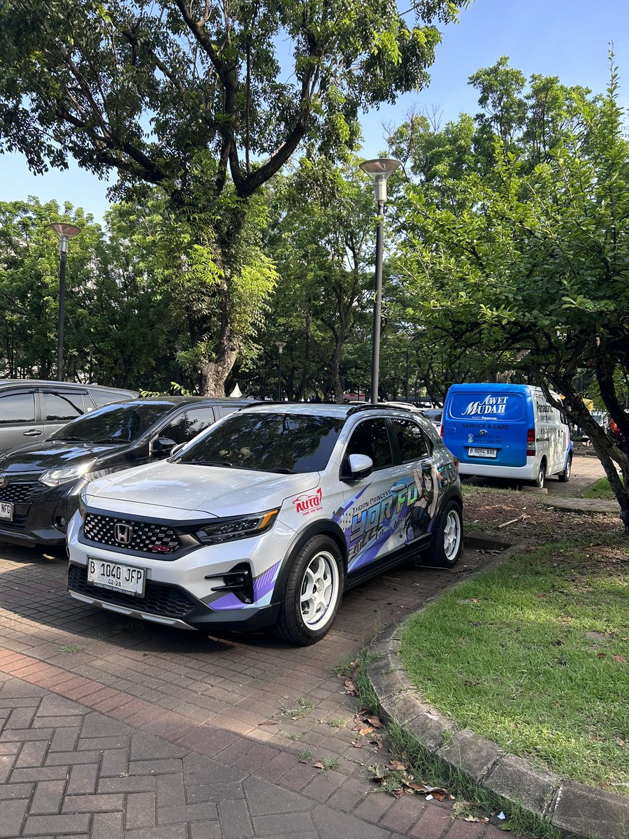 Admint and the others going to Jak-Japan Matsuri. It’s a 日本祭り that held by Japan Embassy in Indonesia. 🇮🇩 🇯🇵 

Is anyone came here also today?