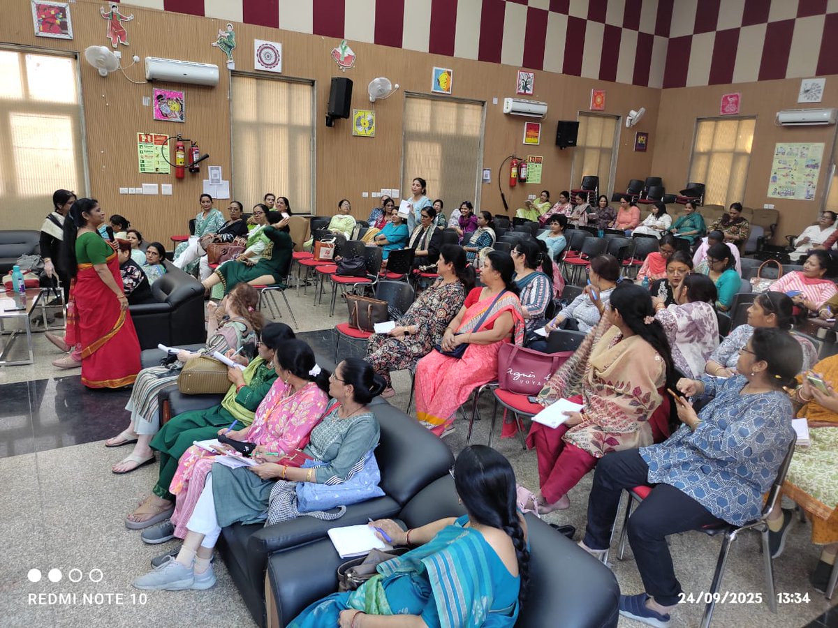 DietBhola's tweet photo. 5 day #CPD of #PTVT(Beauty &amp; Wellness) of @Dir_Education @Dietbhola, where they were trained with 21st century therapies of #beauty&amp;wellness.
It was indeed worthwhile.
@SCERT2021 https://t.co/BsJkMgY4yU