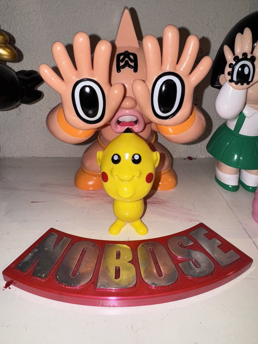 warunorirei's tweet photo. 念願のやーつ、、、
@Maximum_toys 
やっと実物見れた！
作者の方も素敵でした。
バーン！
#NOBOSE
#chobbit
#maximumtoys https://t.co/8XnOjkjphN