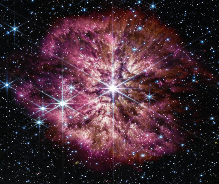 NICOLEROSA220's tweet photo. #SERASpace
✨☆🇧🇷・゜☆🇧🇷・゜☆。🇧🇷✨
Estrelas Wolf-Rayet são quentes e massivas, com fortes ventos estelares.
✨☆🇧🇷・゜☆🇧🇷・゜☆。🇧🇷✨
https://t.co/sOtYdc06Ob
Imagem do Telescópio Espacial James Webb da nebulosa ao redor de WR 124 https://t.co/zB9DMe1foQ