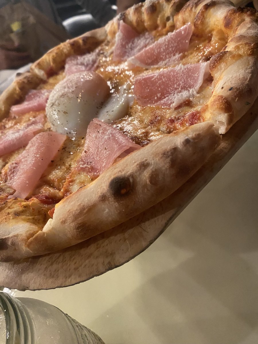 カタラーナ、枝豆のニンニクあえ、パスタ(なんのかは、忘れた）、ピザ