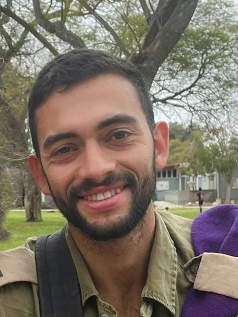 ״אני הולך לעשות משהו גדול עם החיים האלה שקיבלתי ולעשות כמה שיותר טוב בעולם״.

סרן דור שדה ז"ל ❤️
חטיבת גבעתי.
נפל בכ"ד בתשרי התשפ"ד (09 באוקטובר 2023).
יהי זכרו ברוך 🙏