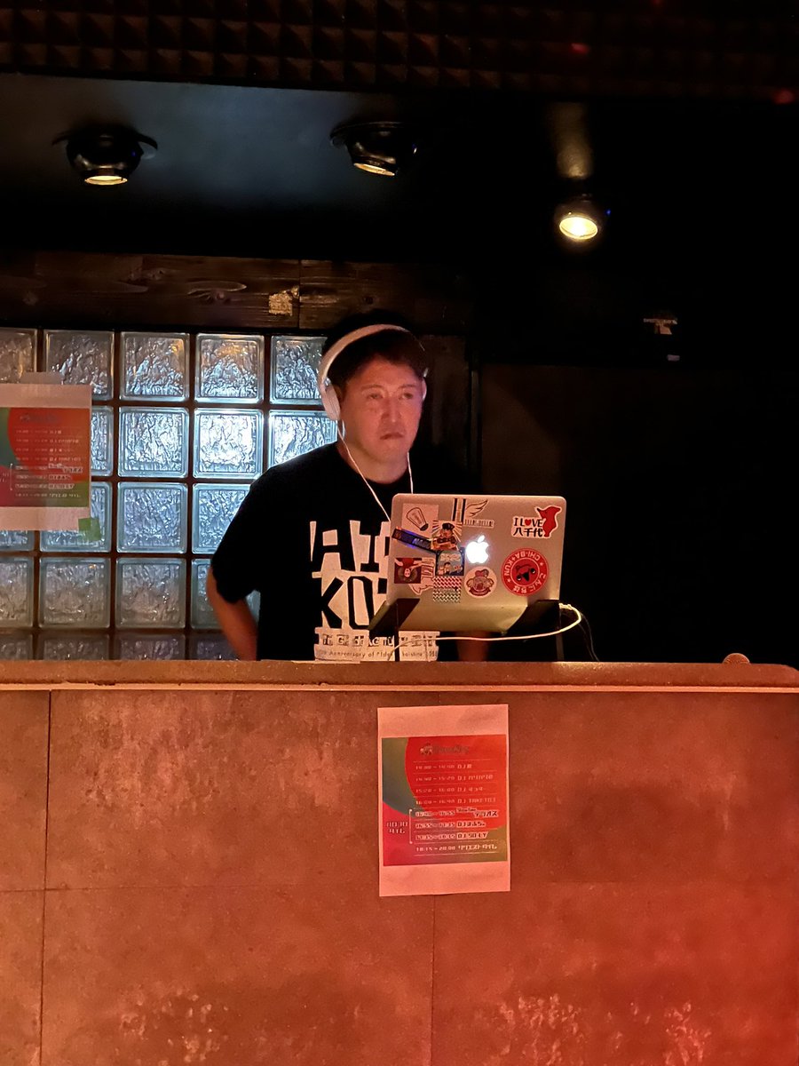 今日は久々にアイ恋に行ったけども、プラスして久々にたくさんのホモたちに会ってとても楽しかったし、とても笑った一日で、今おなちゅーのノンケ友達とラーメン食べてる。
話してくれた方々、ありがとうございました😊