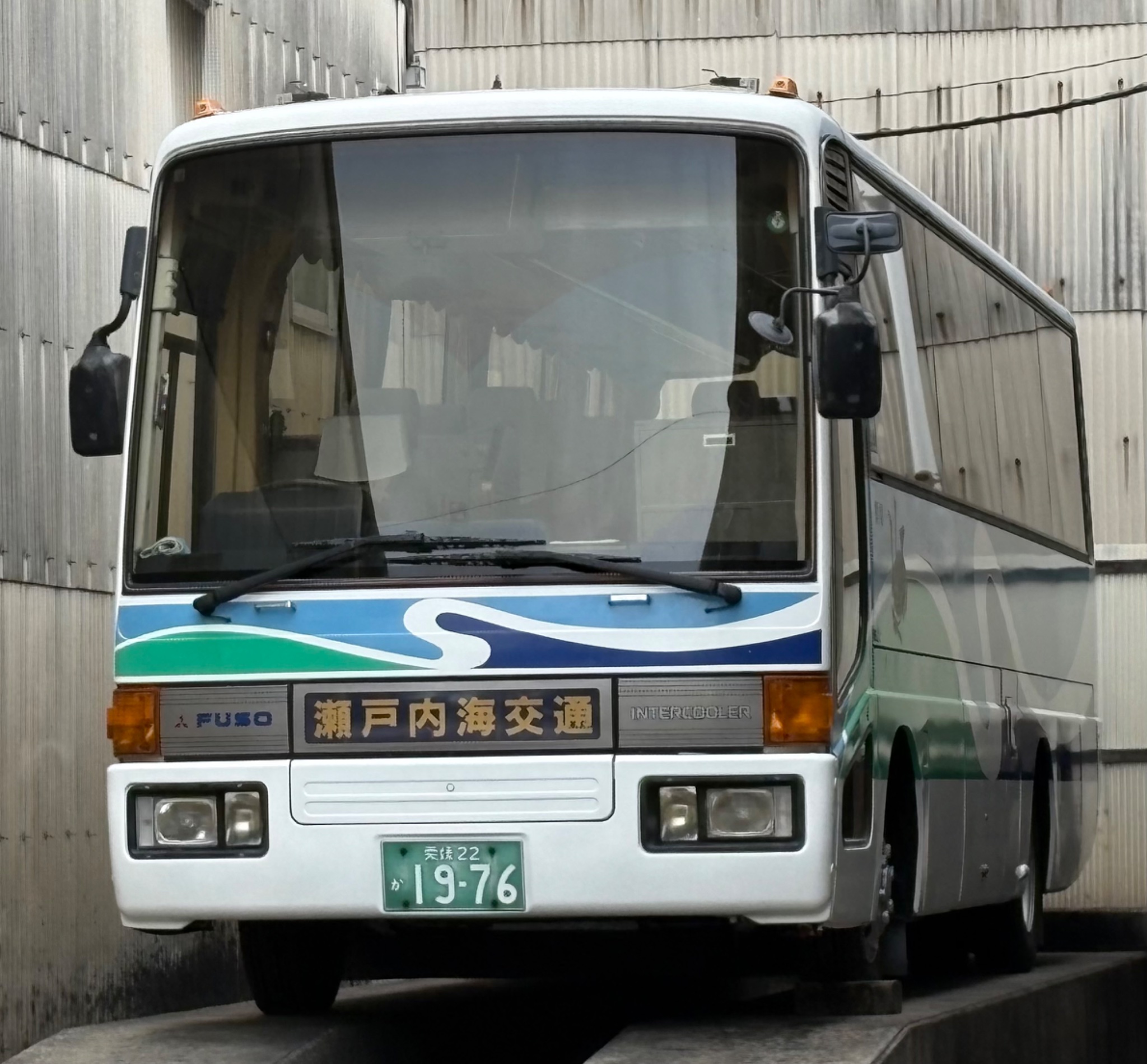 パパ 函館バス 日産ディーゼル S4466 （KL-UA452KAN改） | けんま編集