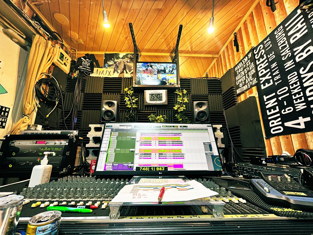 studiominx_aoki's tweet photo. 今日はClumsy. @Clumsy_info_ のレコーディング！今日はアイデア出しながらアレンジ変えてく録り方してすごい有意義な時間だった！また名曲が生まれる予感､､👍 https://t.co/q1FeSLSx7d
