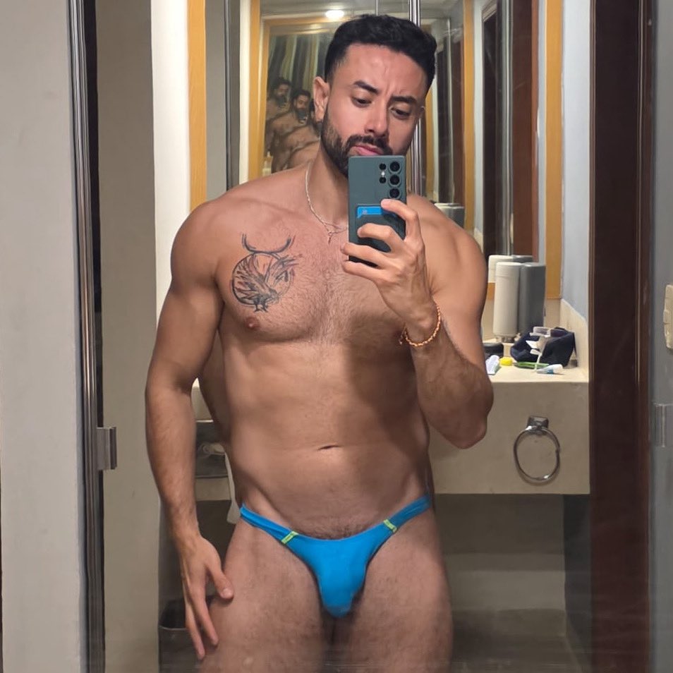 #HUOMOS #LOVEISLOVE #GAY #LGBTQ #LGBTQIA 
Tapatío en Cancún, México.
By <a href="/cesarcerag91/">.... 😉</a> 🏳️‍🌈