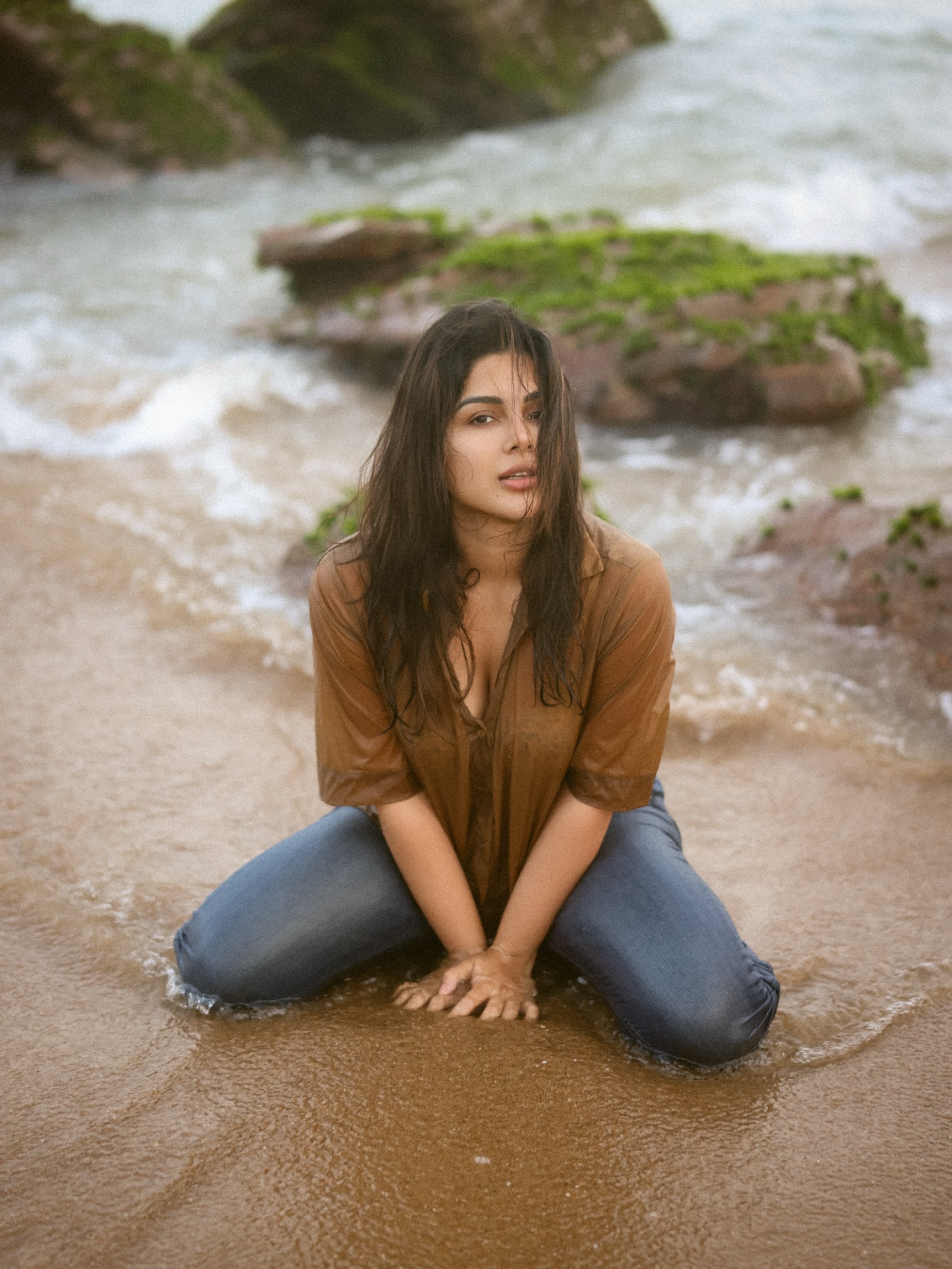 G17ynLOWEAAL9P8?format=jpg&name=large