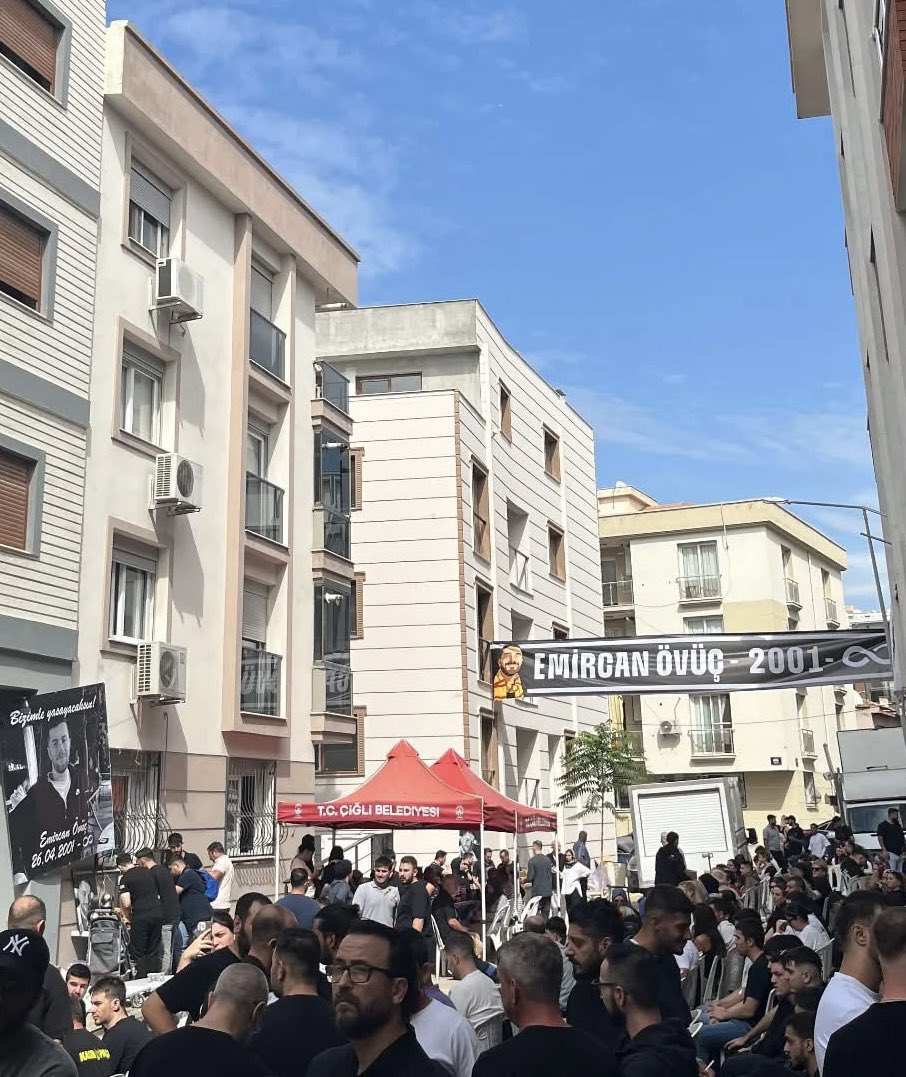 Katlım sağlayan Bucaspor, Altay, Karşıyaka, Trabzonspor, Samsunspor, Gfb İzmir(gördüklerim) tribüncülerinde ayağına sağlık.

Allah kabul etsin 🙏 
#EmircanÖvüçÖlümsüzdür