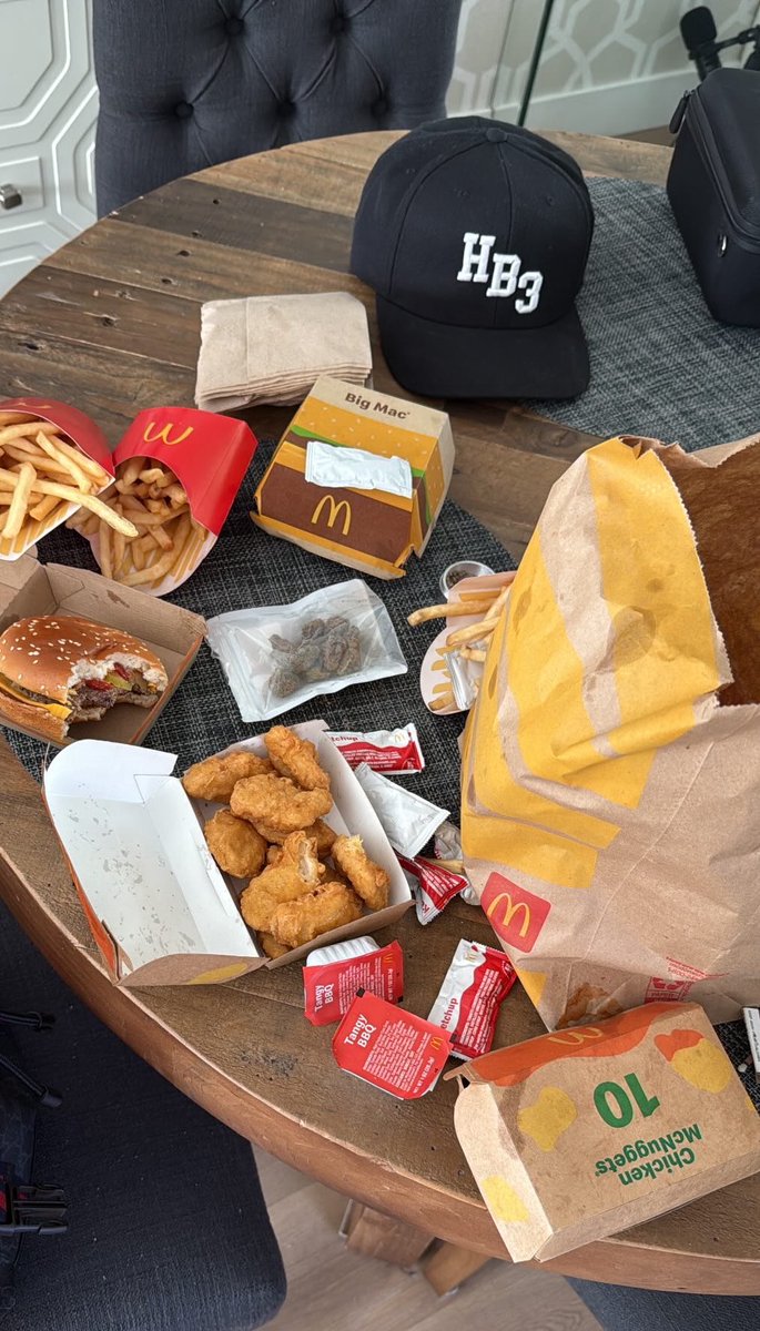 Rob Gucci tweet media