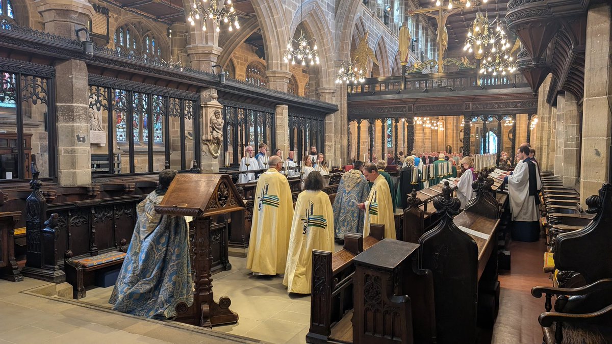 Wakefield Cathedral tweet media