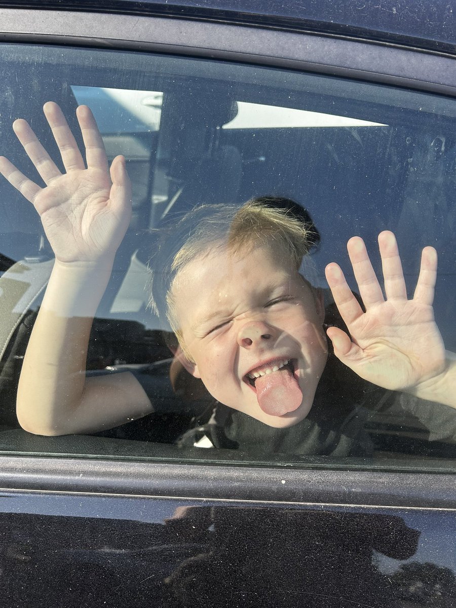 Happy Son’s Day our goofy boy. 💚💙🧡