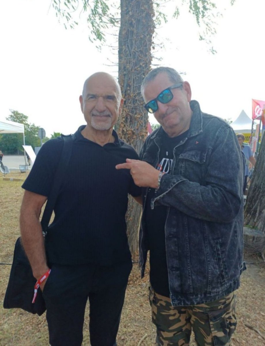 StJuste66438315's tweet photo. @AlbertLvy1 Tu es trop modeste tonton #Albert je te l'ai déjà dit aux ##Amfis 😉 bisous de #Toulouse 😘 https://t.co/KqOk3J6x2J
