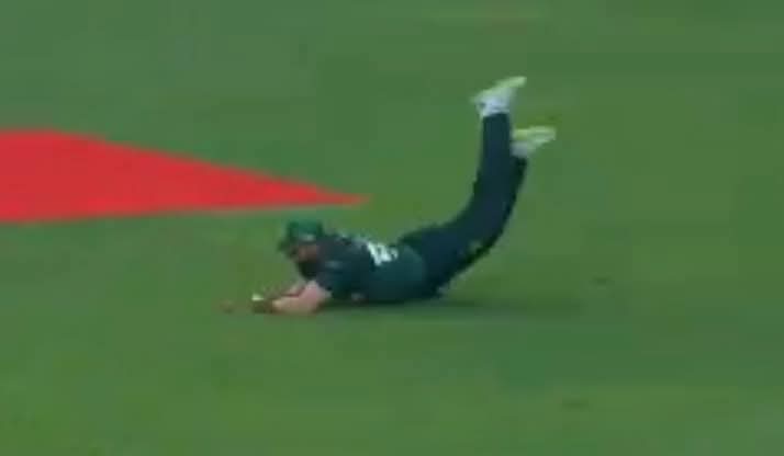 AfrazAlii's tweet photo. Mini Heart attack 
#INDvPAK https://t.co/duuXSHW1WW