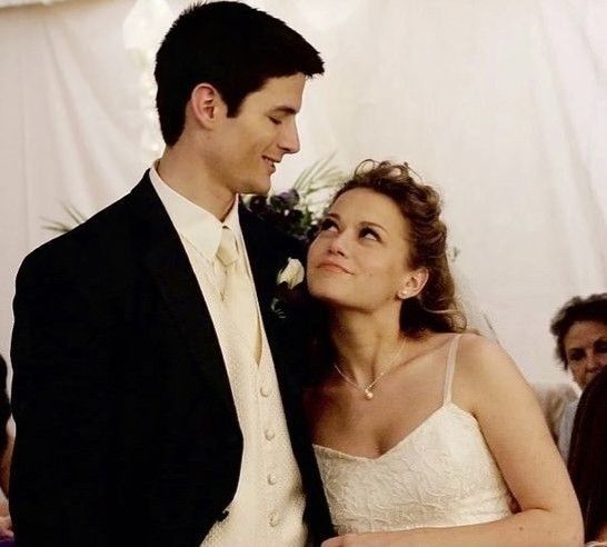 haleysgirlf's tweet photo. "they fade to nothin' when I look at him" https://t.co/CclIRl900T