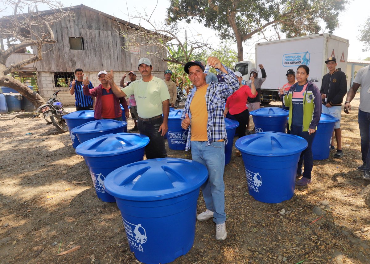 💧 El acceso a agua segura no debería ser un privilegio, sino un derecho.

Por eso, desde la Prefectura Ciudadana del Guayas llevamos nuestros Kits de Agua Segura a las familias más vulnerables en los recintos de Daule: La Zarza, Buena Vista (1 y 2), Bramadero y El Naranjo.