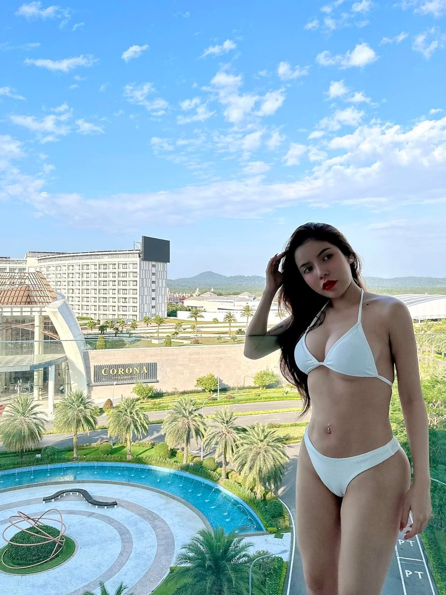 syllibecit0's tweet photo. E áo trắng, cần tìm người lo lắng https://t.co/XLjVVYCigM
