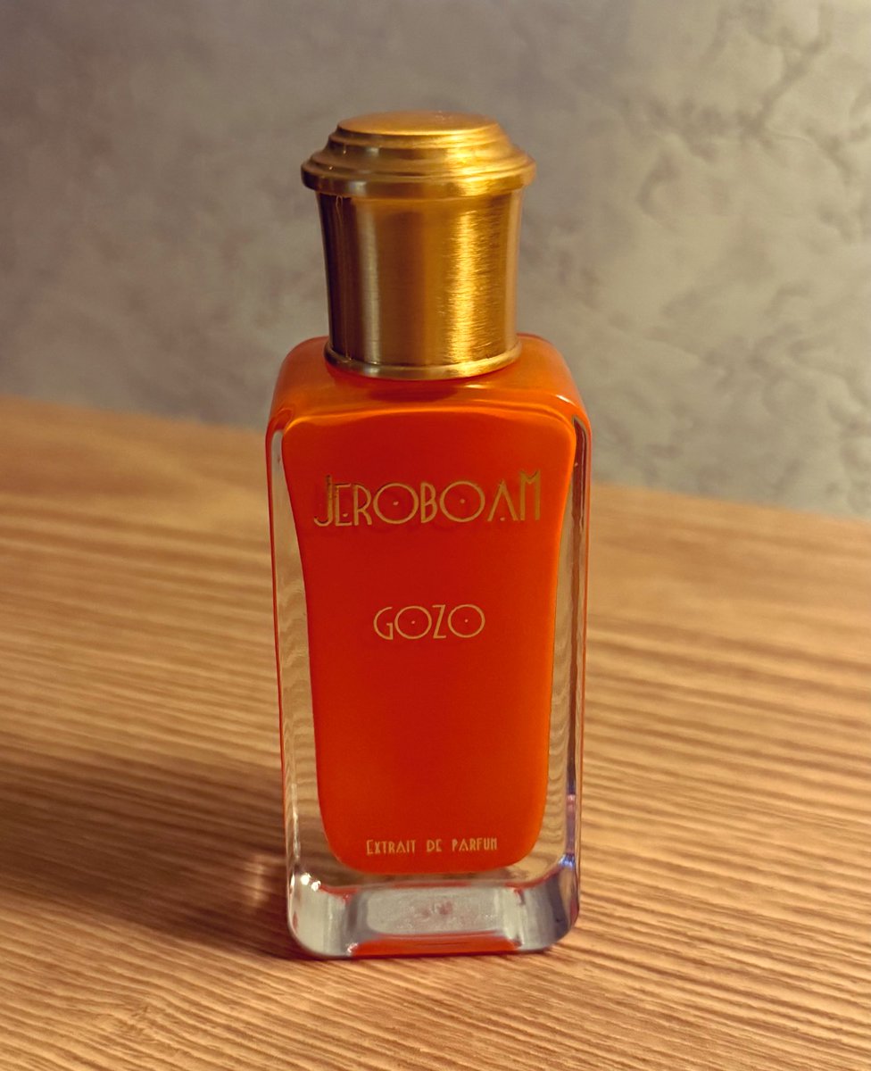 OS_perf's tweet image. عطر جوزو من جيروبوم | Gozo Jeroboam 🔸👑🔸
من أكثر العطور اللي تصدمك بجمال ريحته وتميزها، 
وأروع العطور اللي قدمت نوتة الزعفران.
بصراحة أقدر أقول إنه من أجمل العطور اللي شميتها من فترة طويلة، أيقونة نادرة وصعب تلقى لها بديل.
عطر فخم، وثباته وفوحانه على أعلى مستوى.