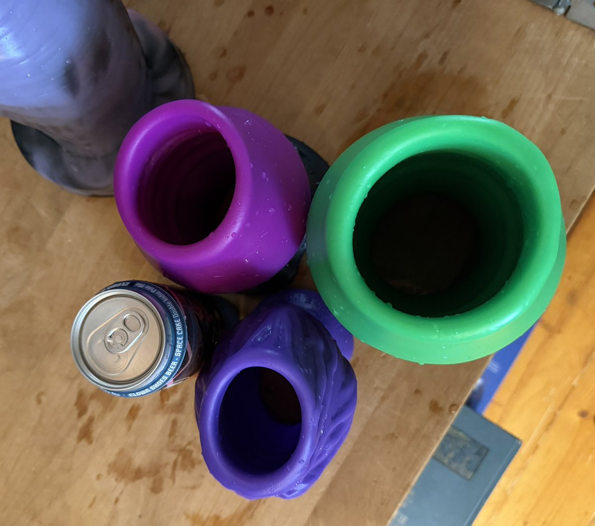 #sundayfunday with <a href="/qweenselene/">selene</a> and an assortment of Pigholes #pighole 16oz can for size😳🐽⭕️