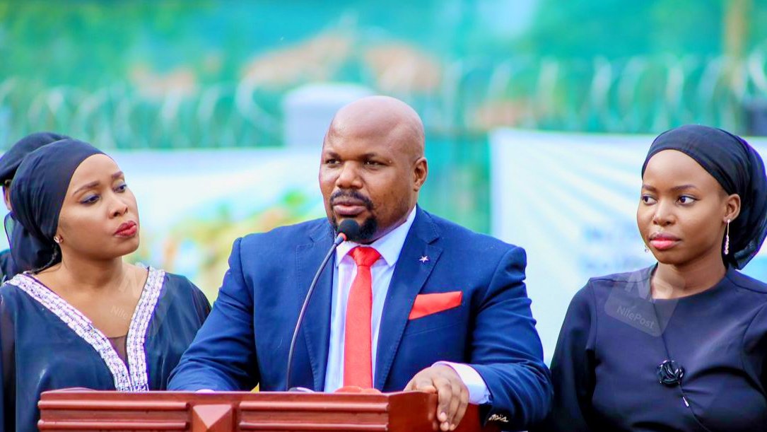 Ugandan presidential candidate Mubarak Munyagwa promises to replace Swahili with French as an official language if elected.