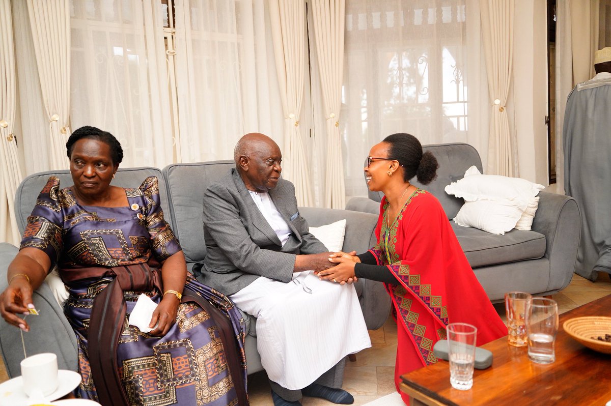HonNambooze's tweet photo. Earlier today as Elders paid a courtesy visit to Pres @HEBobiwine🙏🏿 https://t.co/BWqslXECbv