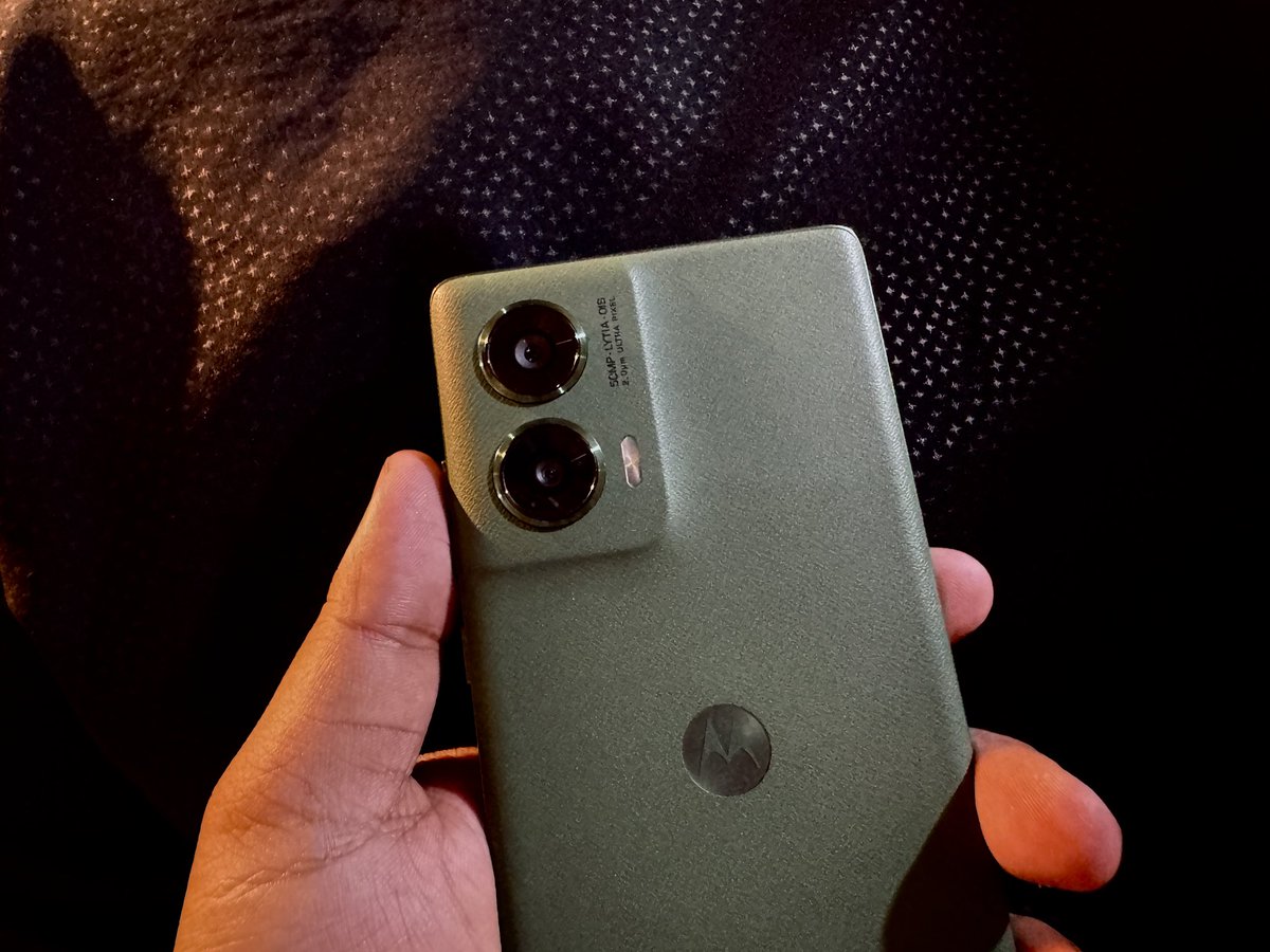 saaaanjjjuuu's tweet image. Met a motorola user today and the first thing he told me that “this phone lags a lot I feel like I wasted my money”.

He bought the device (G96) from offline a few days back. Motorola provides good specs according to the price but the after-sales is too poor.