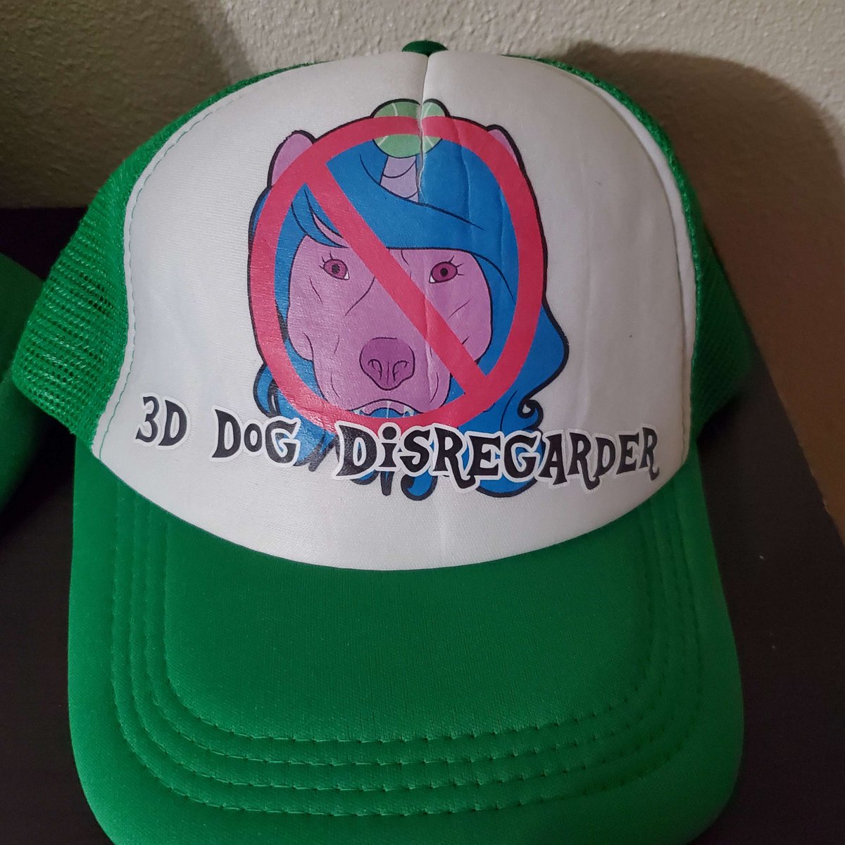 A callback to my favorite hat design I've sold at MF. Perhaps I should bring it back for a rerun next year? 🤔