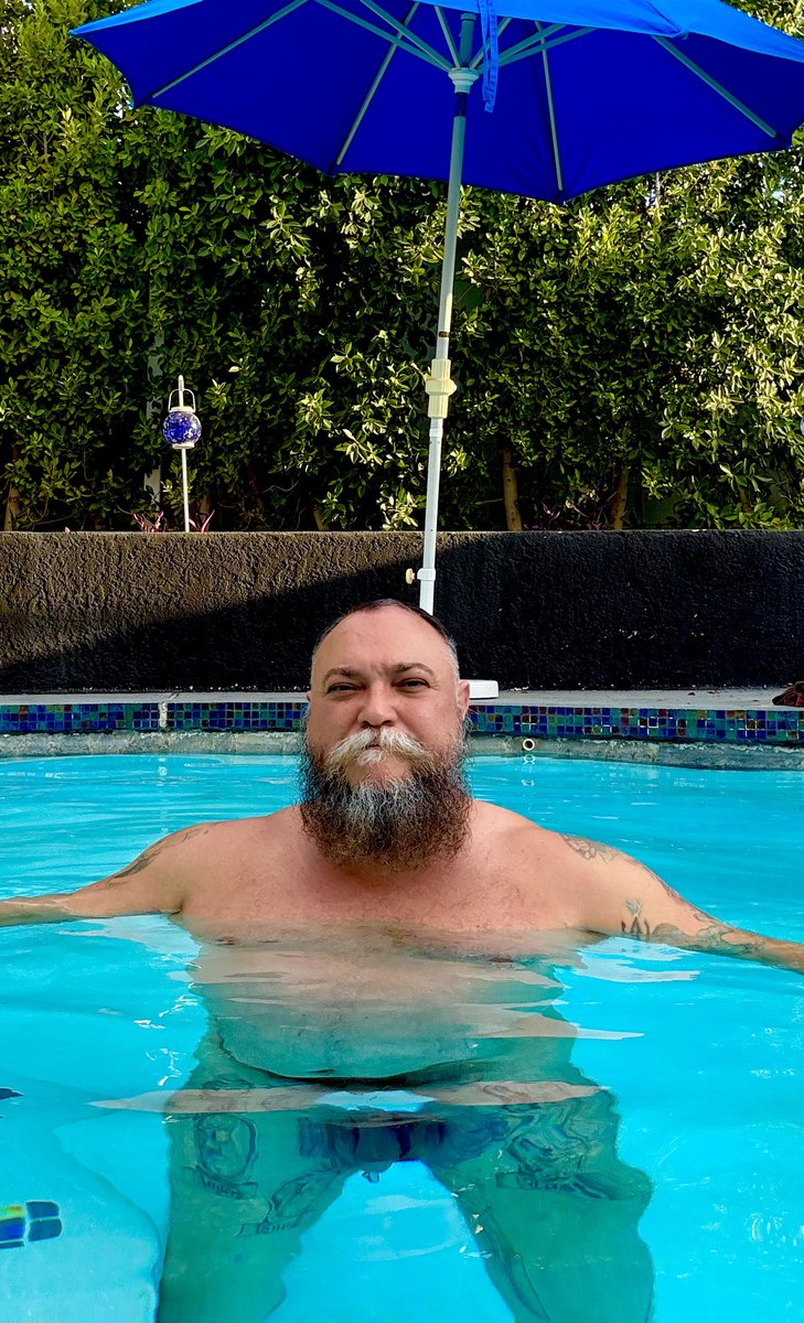 ☀️ 💦  Early morning dip in the pool  💦 ☀️
Sunday vibes with Georgios Kyriacos Panayiotou