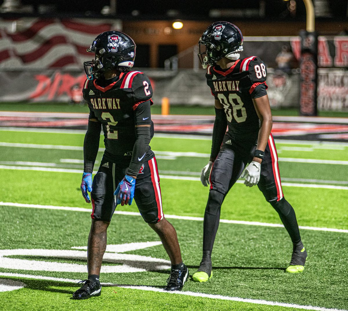 Watch out for this duo!!!😈🫣 <a href="/GaryBurney/">Gary Burney Jr</a> <a href="/ParkwayFootball/">#DirtyRed Football</a>