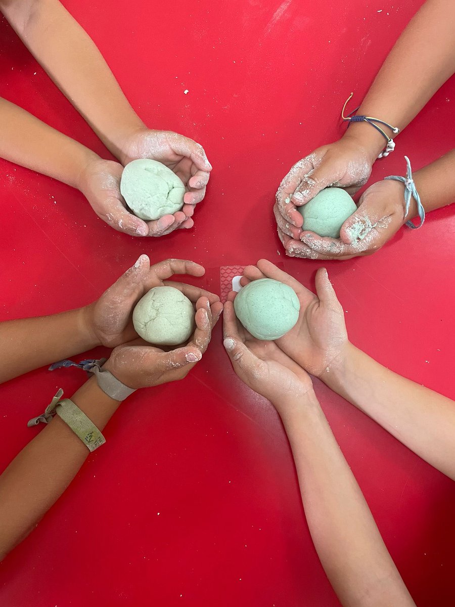 💌 En Infantil la evaluación inicial ha sido toda una aventura:
🍄 setas misteriosas, 🎨 cuadros por pintar y un final inesperado…

💙 ¡Encontramos a los Pitufos!
🌟 Así empieza el curso, aprendiendo jugando.

<a href="/fvictoria_es/">Fundación Victoria</a> 

#colegiosdiocesanos #educacioninfantil