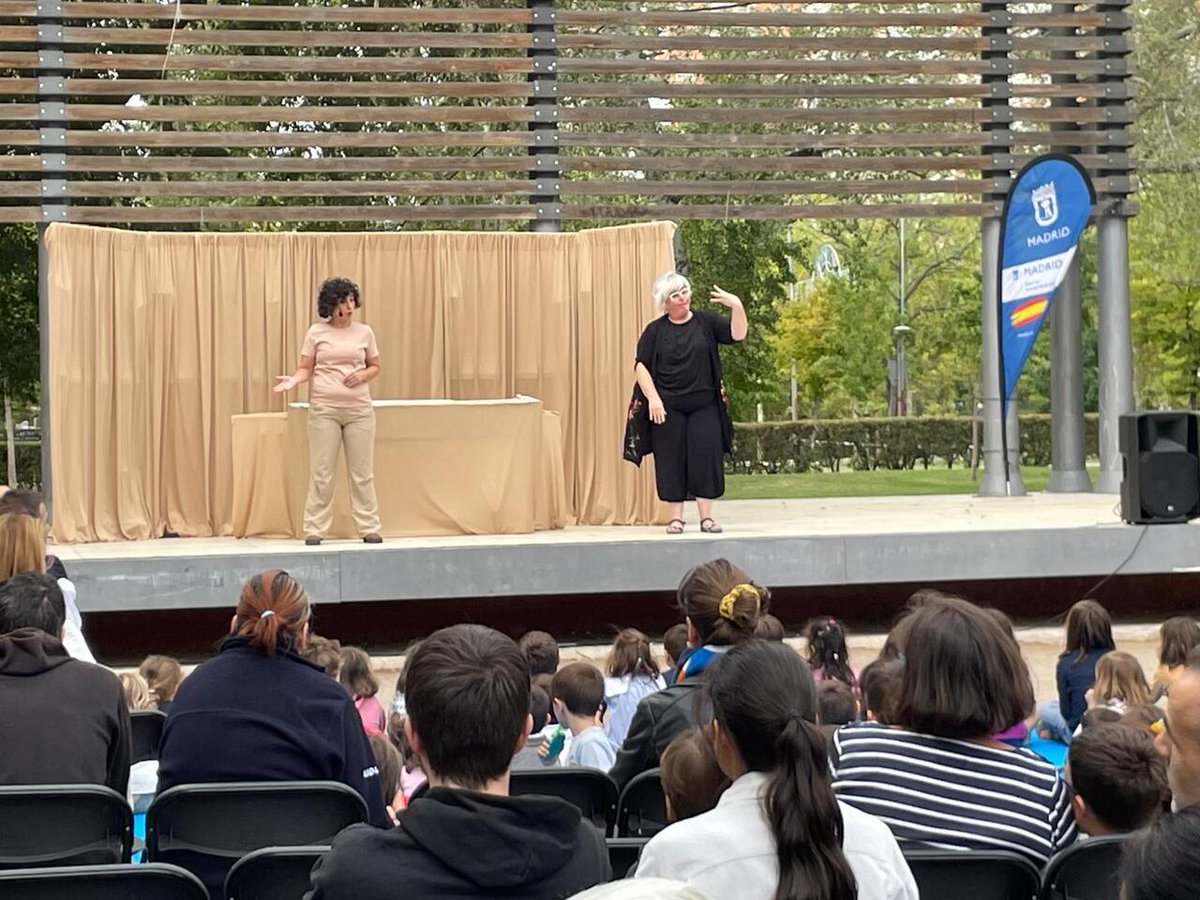 📢Más de 14.000 asistentes han disfrutado de la programación de verano de Fuencarral-El Pardo

✅El concejal del distrito, <a href="/Mtnezparamo/">José A Mtnez Páramo</a>, ha asistido hoy a la interpretación de Cleo y el mar, última obra del Festival de Títeres 

👉informate.madrid.es/t0wip2