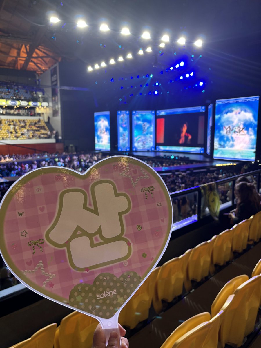 etherealsohee's tweet photo. a special thank you to @bluchiwas for designing my picket ♡♡♡♡♡
#bluchiproofs https://t.co/7nsFSbvUlP