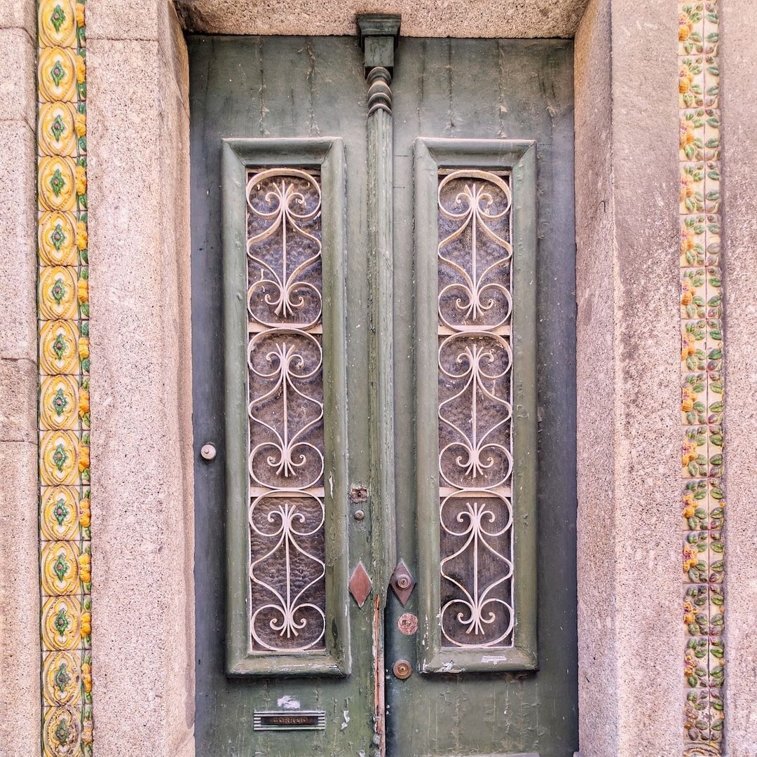SidewalkSafari's tweet photo. Weather-worn #doortrait with 3D tiles in Braga, Portugal. https://t.co/PD0dUMZX50 https://t.co/E0uzVhisf3
