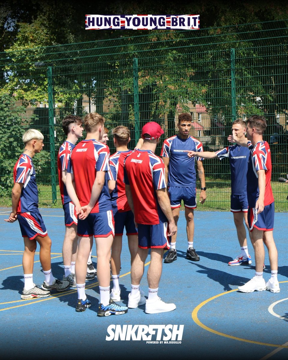 👀 ⚽️ Who do you wanna
see in the locker room? 😉 

SNKRFTSH X HungYoungBrit // Available Now!

⭐️ Our first ever "official" clothing range thanks to <a href="/MrRiegillio/">MR. Riegillio</a> 

🔥 Go check it out at mr-riegillio.com!