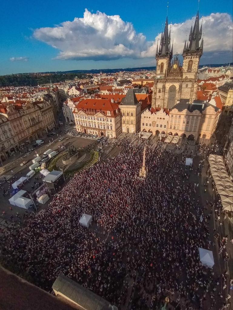 DĚKUJEME! ❤️✌️😉

"My, níže podepsaní, pokládáme za nepřijatelné, aby v době, kdy Vladimir Putin devastuje Ukrajinu a ohrožuje Evropu i bezpečí naší země, hrozila Česku populistická vláda, která se neobejde bez podpory proruských extremistů zpochybňujících naše členství v EU a