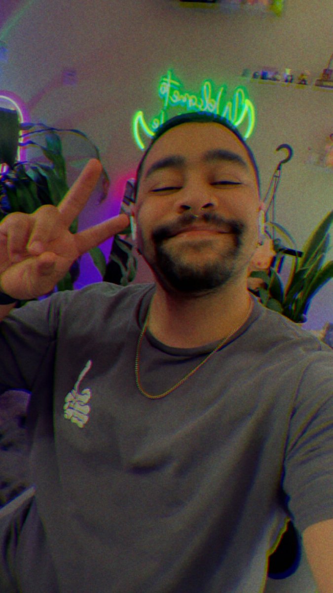 Live now trying out a new Sunday time slot!(haha pls come!) we doing some game dev and then playing some pokemon and tales of symphonia! 
twitch.com/chvosking